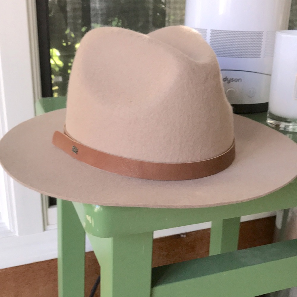 Billabong wool hat